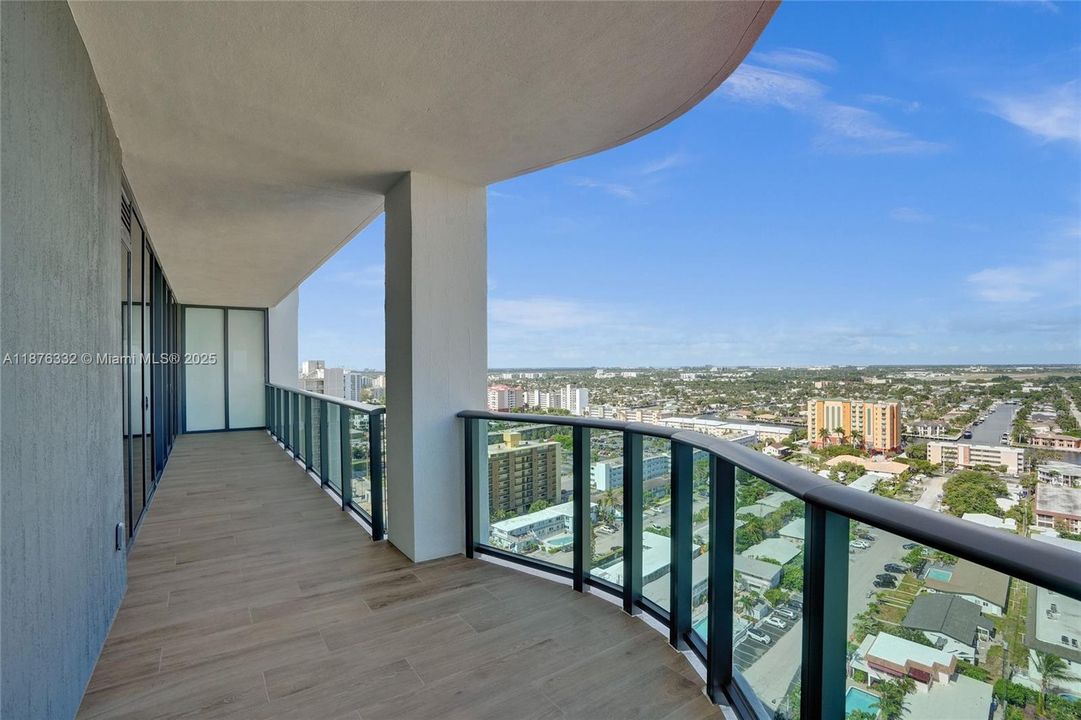 В аренду: $21,900 (3 спален, 3 ванн, 0 Квадратных фут)