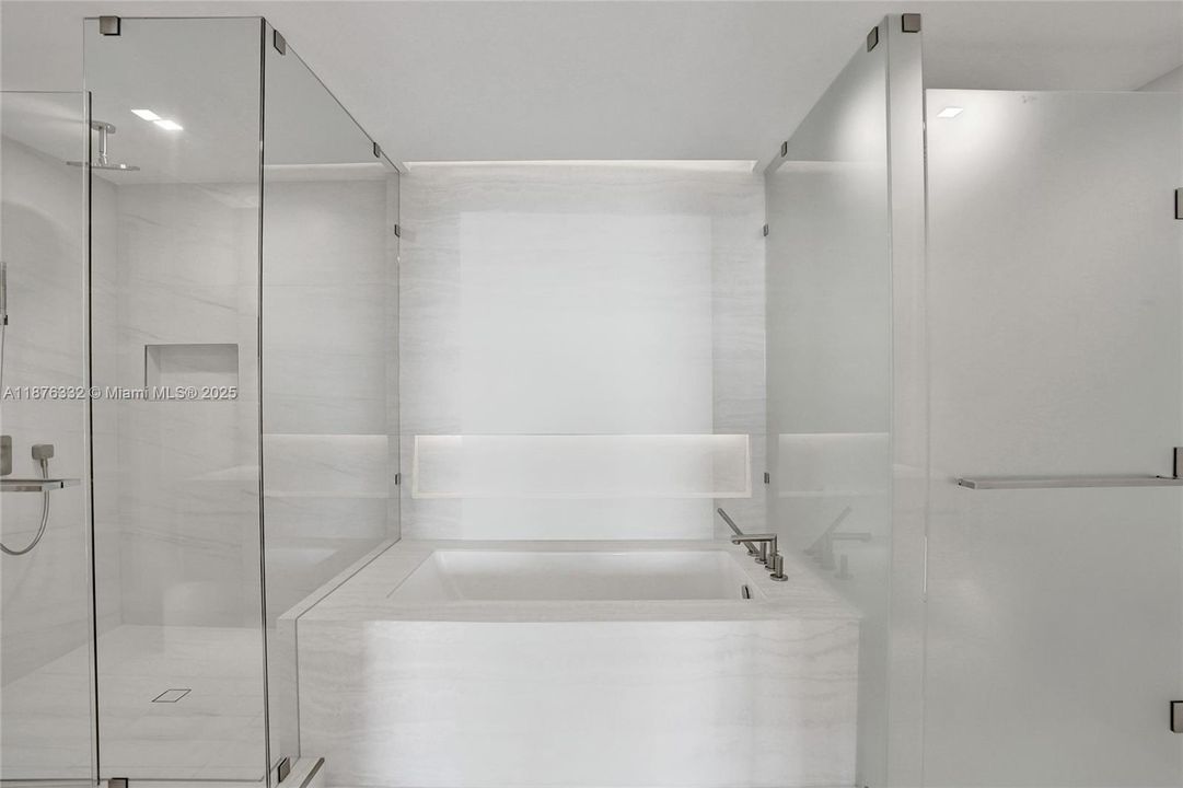 В аренду: $21,900 (3 спален, 3 ванн, 0 Квадратных фут)