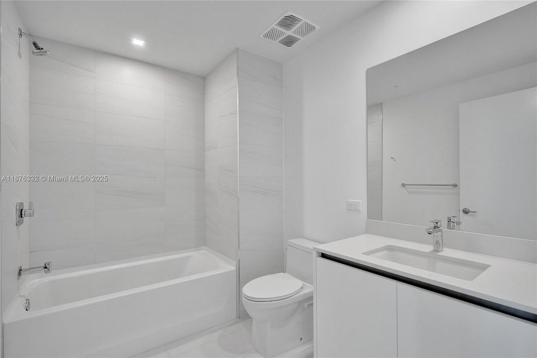 В аренду: $21,900 (3 спален, 3 ванн, 0 Квадратных фут)