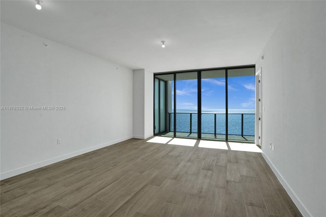 В аренду: $21,900 (3 спален, 3 ванн, 0 Квадратных фут)