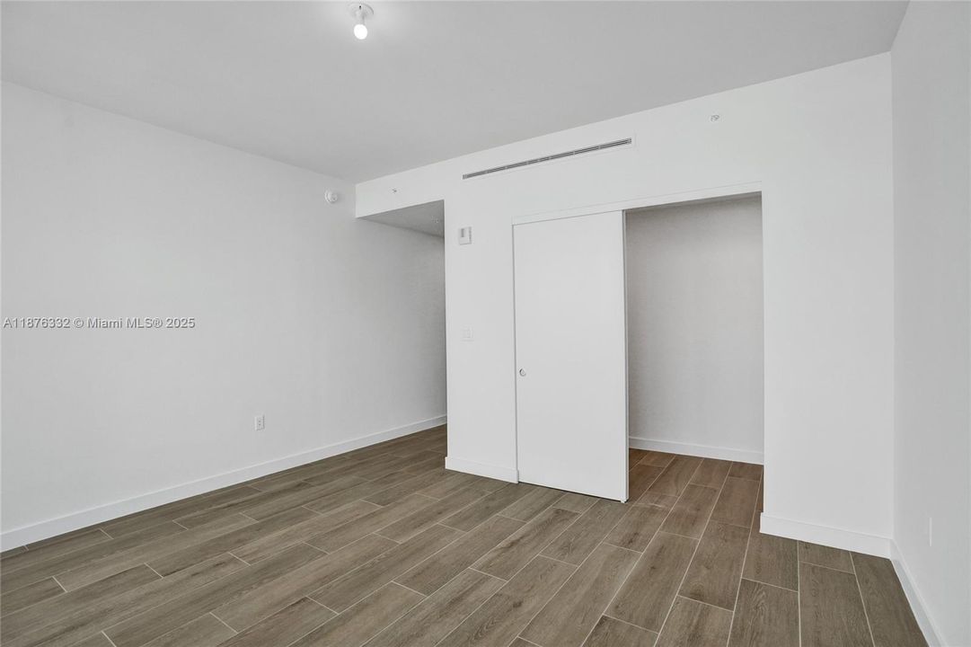 В аренду: $21,900 (3 спален, 3 ванн, 0 Квадратных фут)