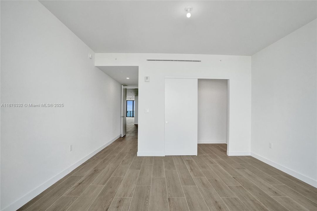 В аренду: $21,900 (3 спален, 3 ванн, 0 Квадратных фут)