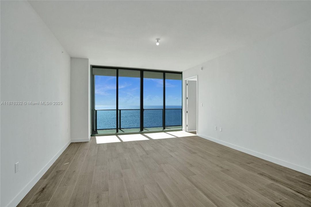 В аренду: $21,900 (3 спален, 3 ванн, 0 Квадратных фут)