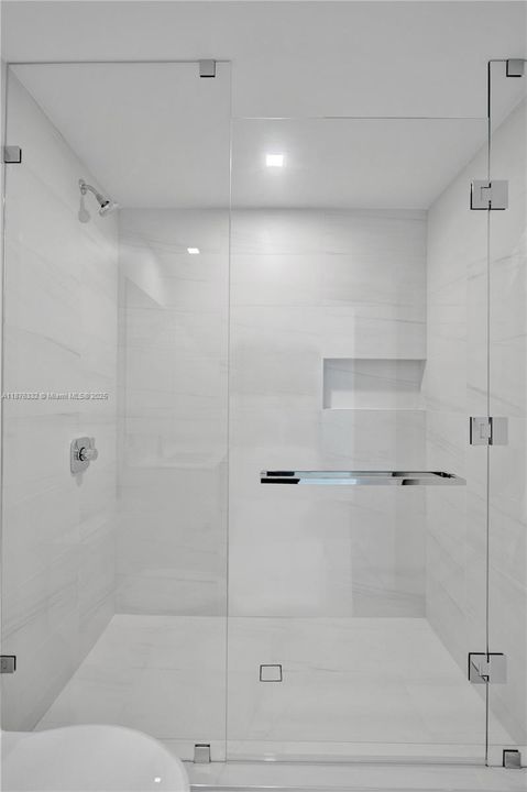 В аренду: $21,900 (3 спален, 3 ванн, 0 Квадратных фут)