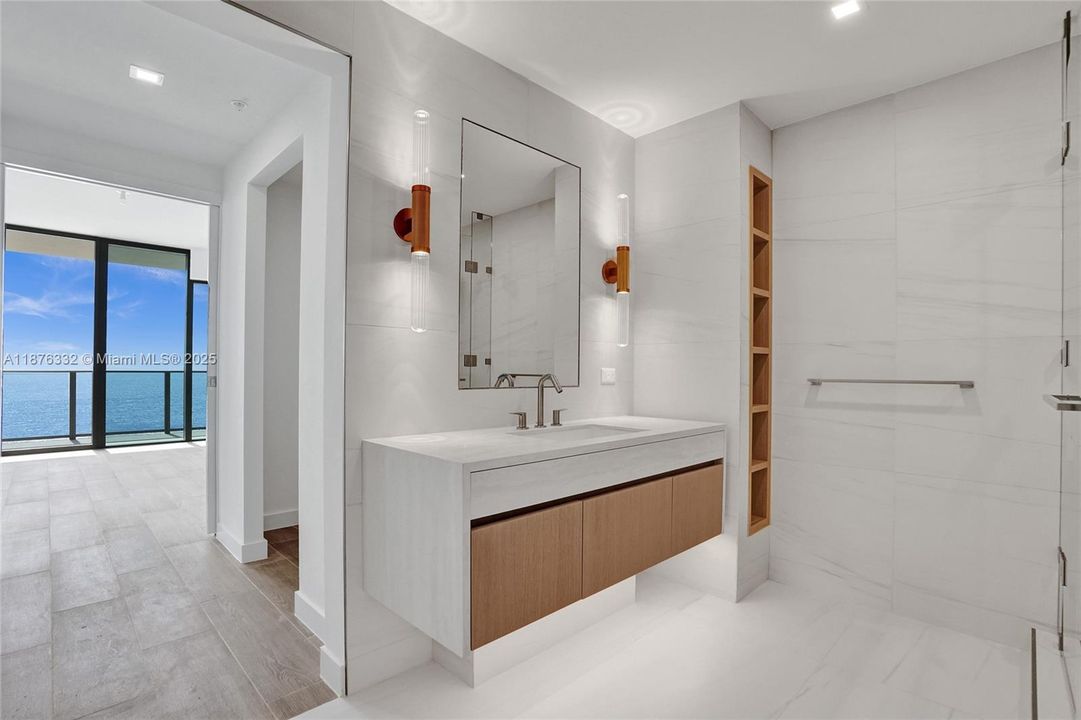 В аренду: $21,900 (3 спален, 3 ванн, 0 Квадратных фут)