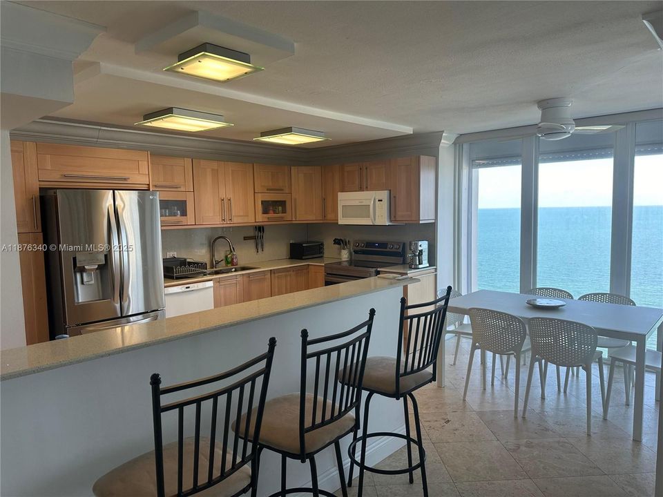 Active With Contract: $8,300 (2 beds, 2 baths, 1875 Square Feet)