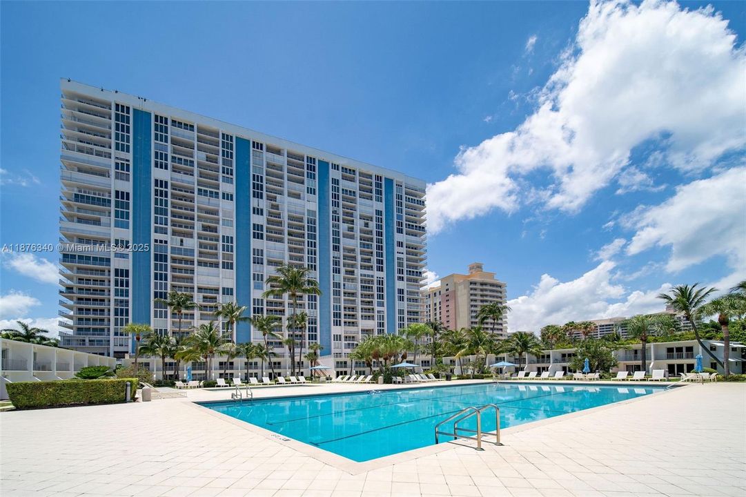 Active With Contract: $8,300 (2 beds, 2 baths, 1875 Square Feet)