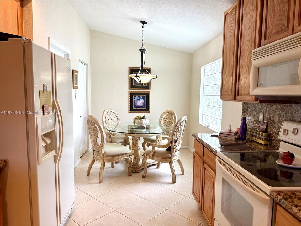 最近售出: $395,000 (3 贝兹, 2 浴室, 1871 平方英尺)