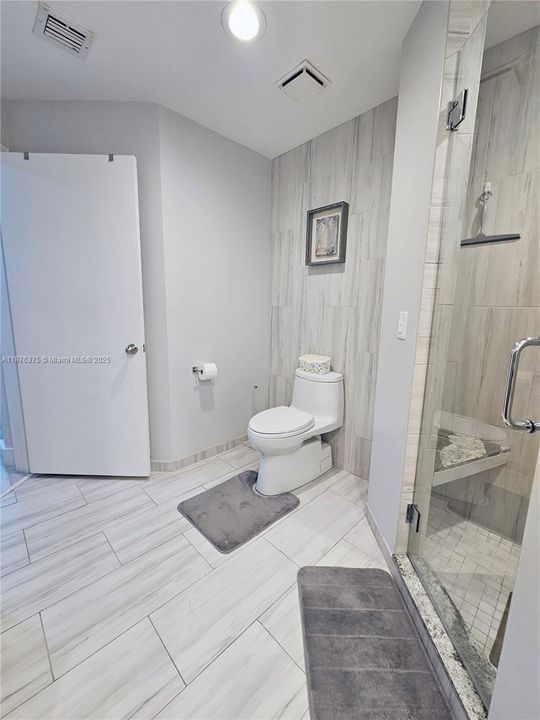 Под контрактом: $3,500 (3 спален, 2 ванн, 1206 Квадратных фут)