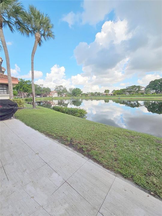 Под контрактом: $3,500 (3 спален, 2 ванн, 1206 Квадратных фут)