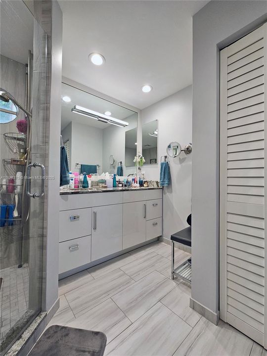 Под контрактом: $3,500 (3 спален, 2 ванн, 1206 Квадратных фут)