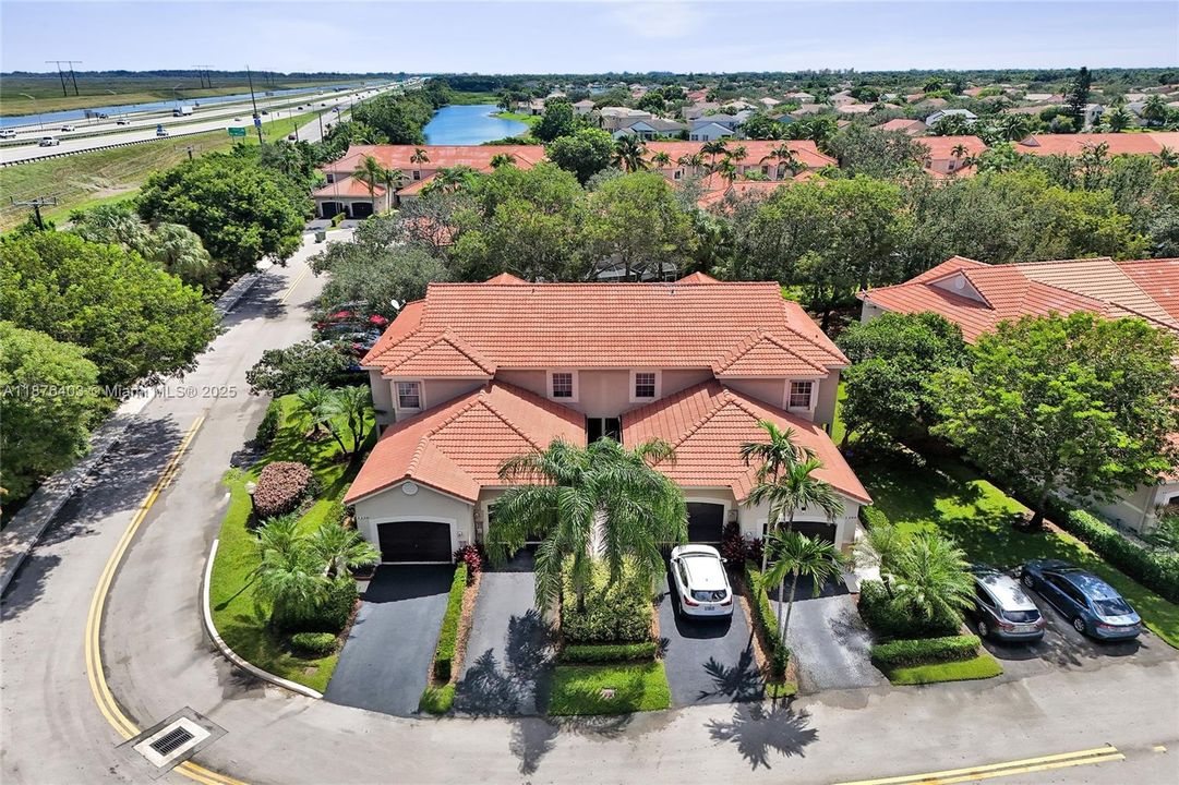 For Sale: $475,000 (2 beds, 2 baths, 1131 Square Feet)