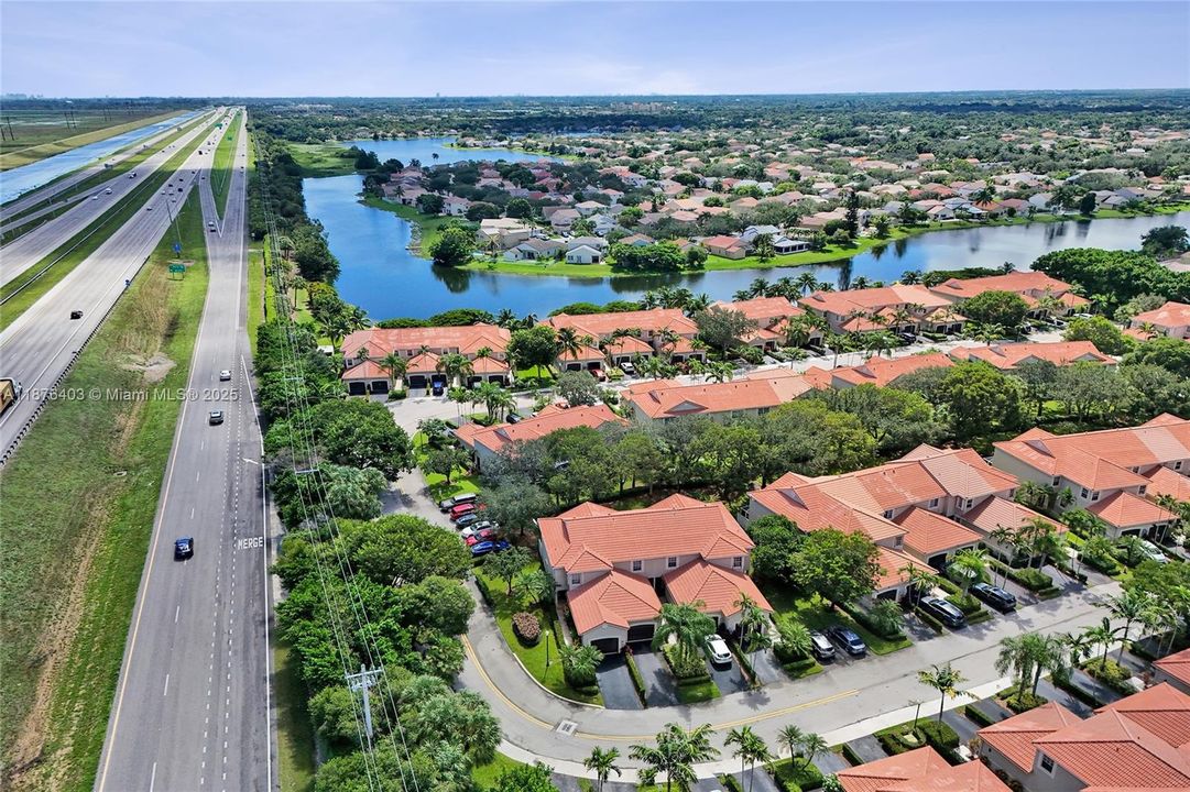 For Sale: $475,000 (2 beds, 2 baths, 1131 Square Feet)