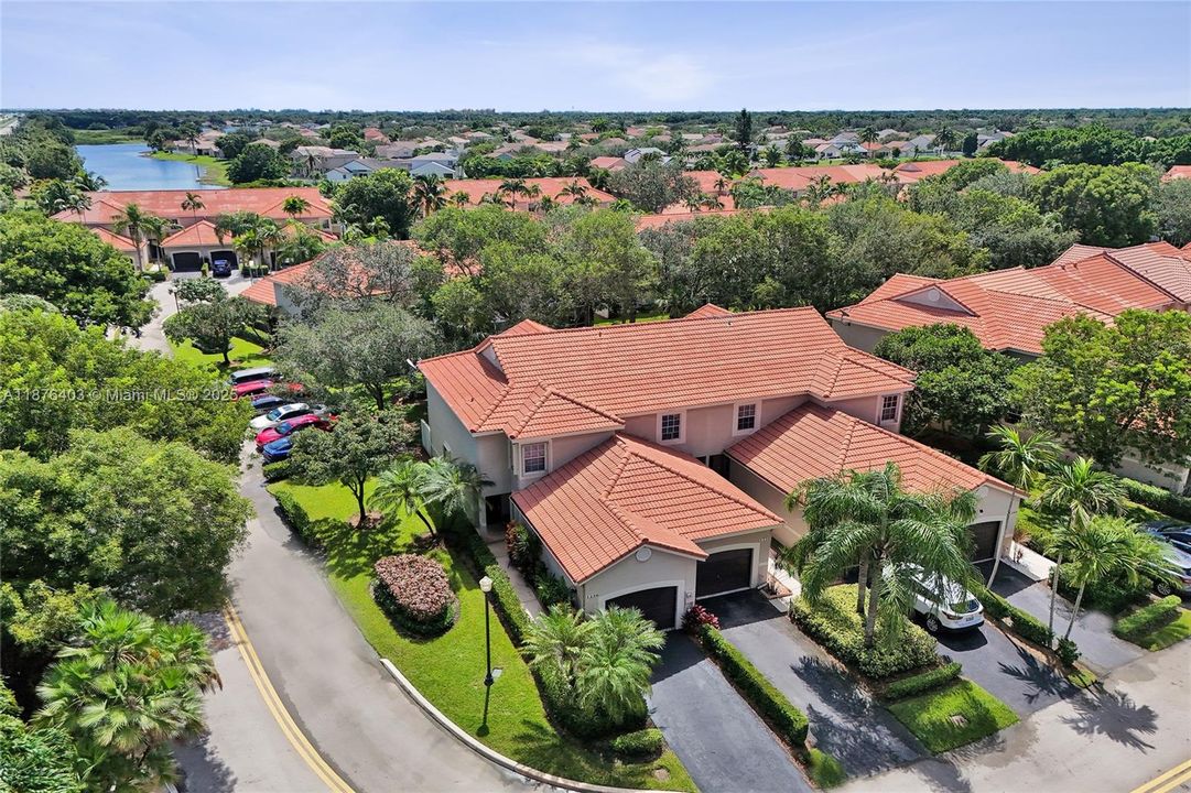 For Sale: $475,000 (2 beds, 2 baths, 1131 Square Feet)