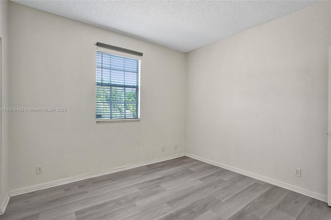 For Sale: $475,000 (2 beds, 2 baths, 1131 Square Feet)