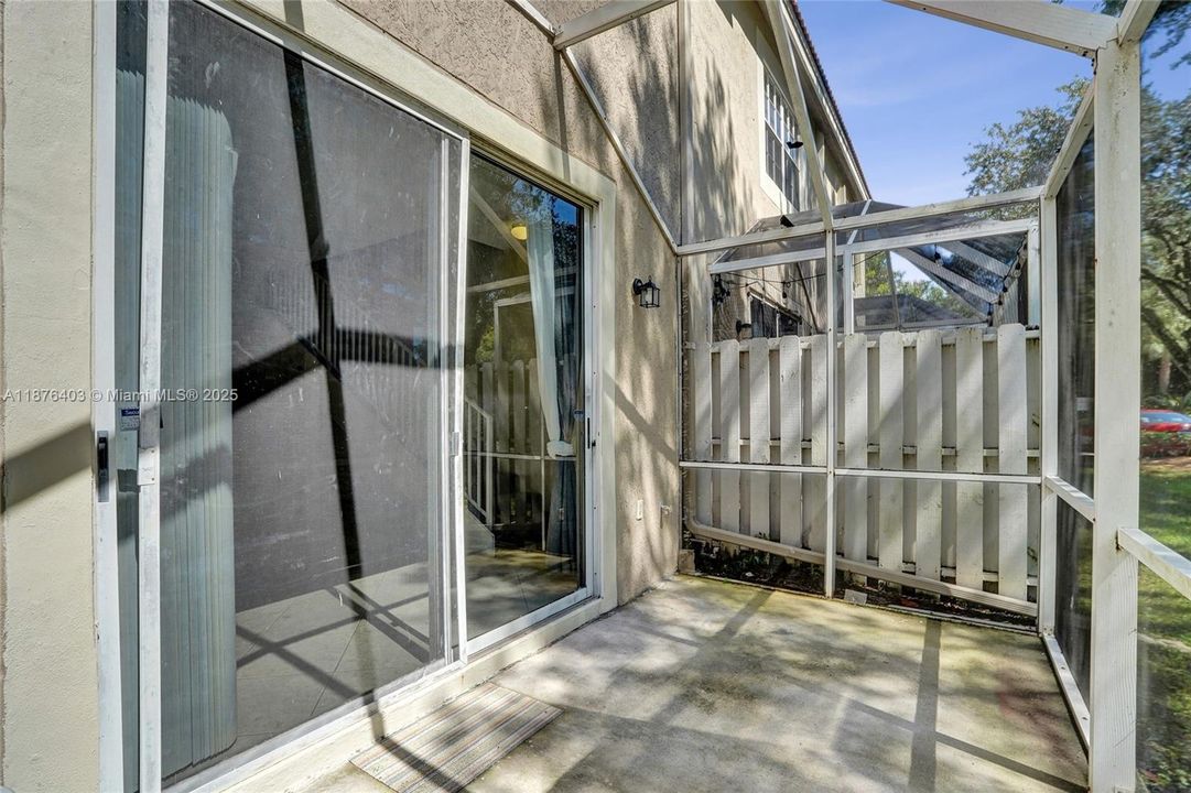 For Sale: $475,000 (2 beds, 2 baths, 1131 Square Feet)