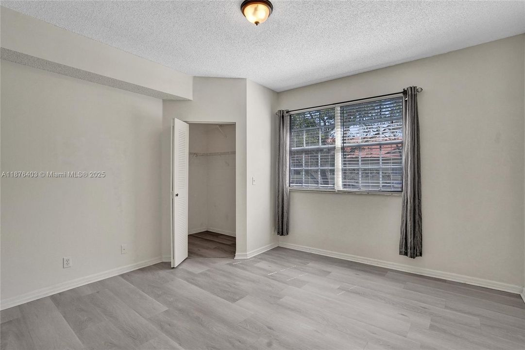 For Sale: $475,000 (2 beds, 2 baths, 1131 Square Feet)