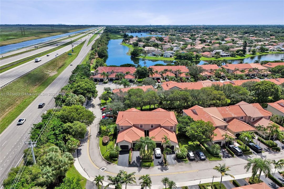 For Sale: $475,000 (2 beds, 2 baths, 1131 Square Feet)