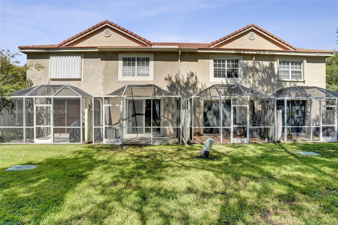 For Sale: $475,000 (2 beds, 2 baths, 1131 Square Feet)