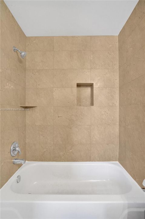 For Sale: $475,000 (2 beds, 2 baths, 1131 Square Feet)