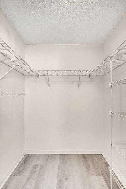 For Sale: $475,000 (2 beds, 2 baths, 1131 Square Feet)