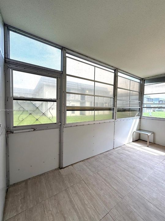 Vendido Recientemente: $67,000 (1 camas, 1 baños, 720 Pies cuadrados)