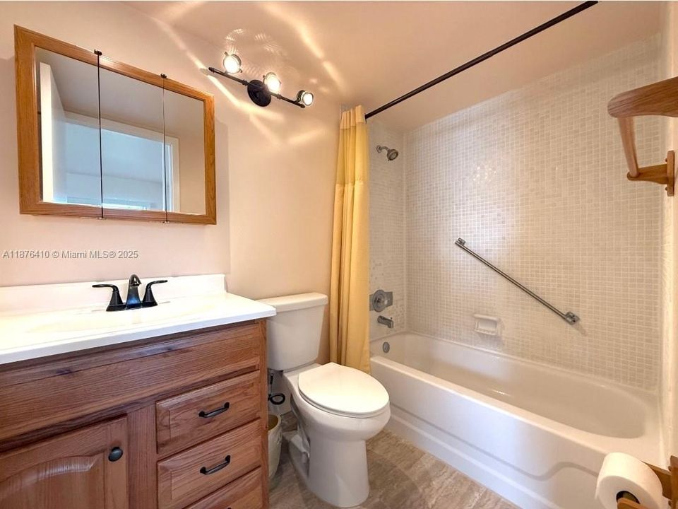 Vendido Recientemente: $67,000 (1 camas, 1 baños, 720 Pies cuadrados)