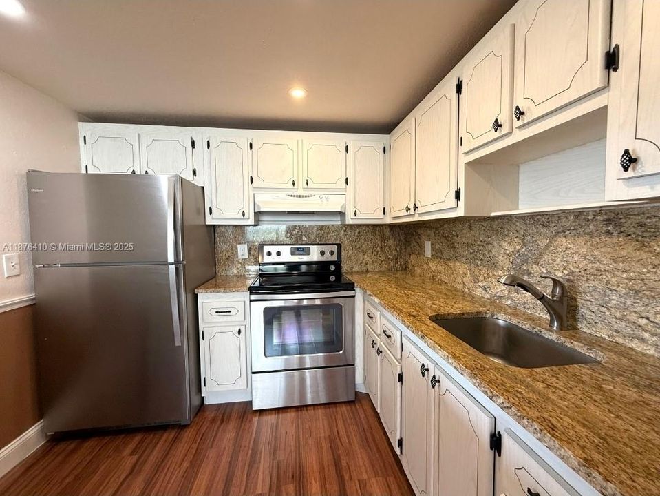 Vendido Recientemente: $67,000 (1 camas, 1 baños, 720 Pies cuadrados)