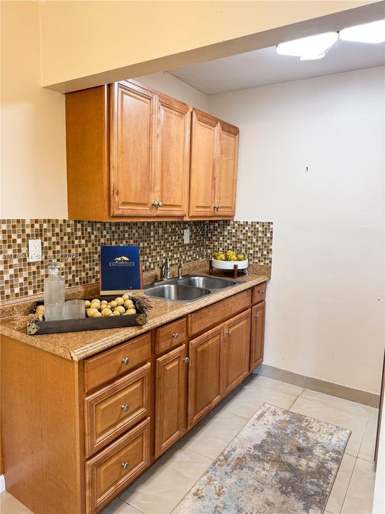 For Sale: $120,000 (2 beds, 1 baths, 650 Square Feet)