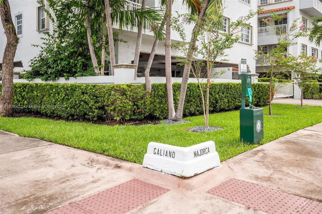 待售: $579,999 (2 贝兹, 2 浴室, 1170 平方英尺)