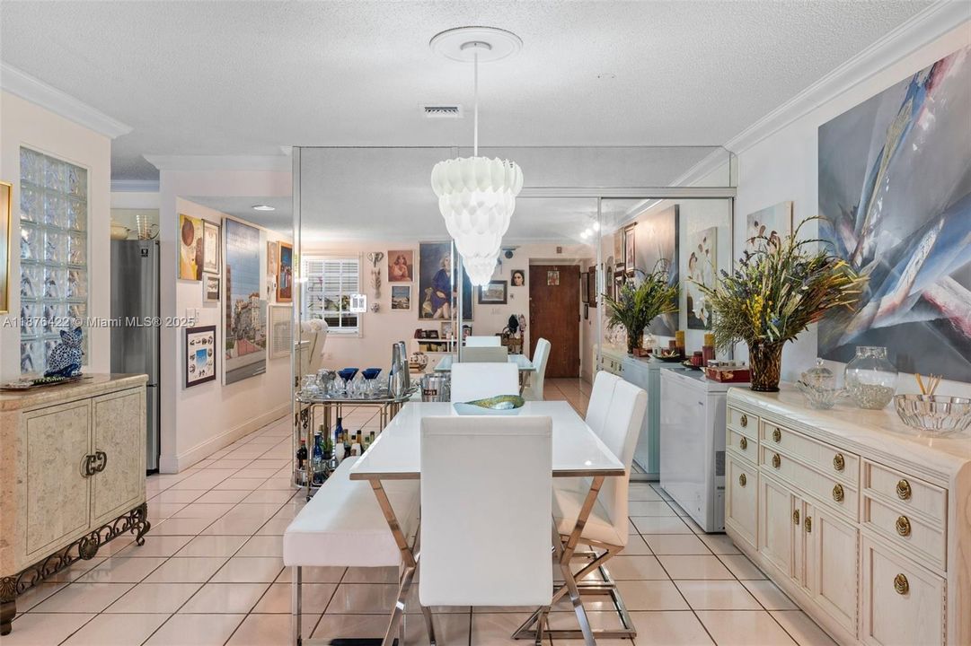 待售: $579,999 (2 贝兹, 2 浴室, 1170 平方英尺)