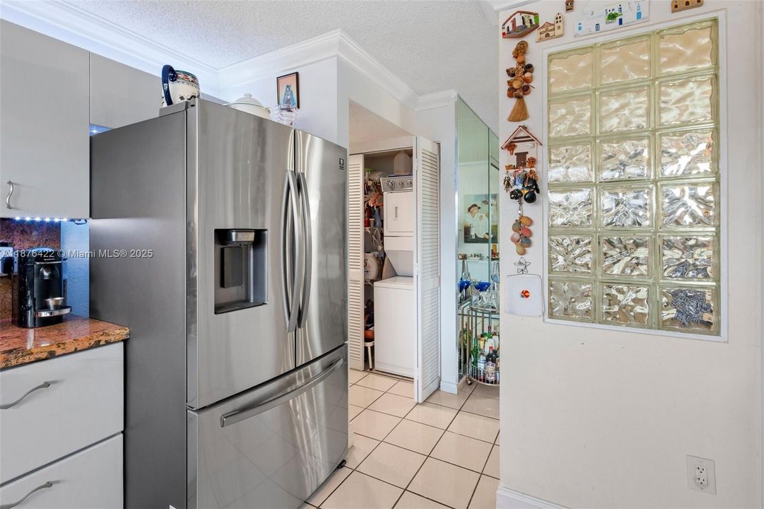 待售: $579,999 (2 贝兹, 2 浴室, 1170 平方英尺)