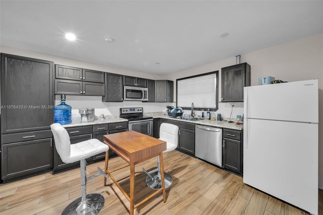 待售: $349,900 (3 贝兹, 2 浴室, 1380 平方英尺)