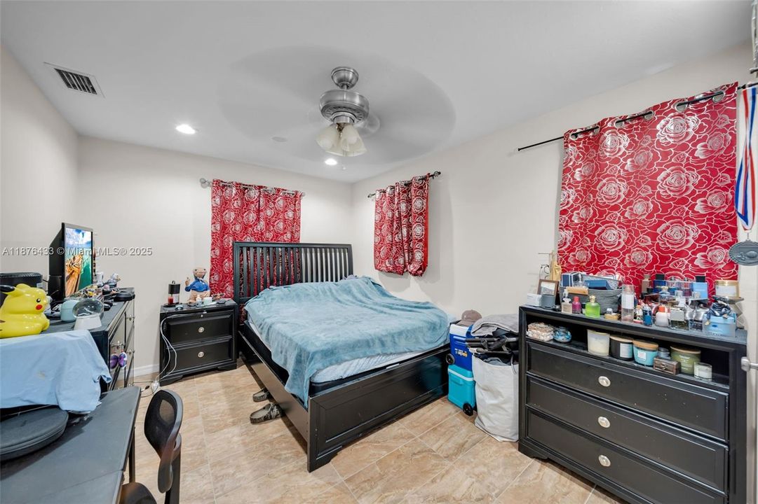 待售: $349,900 (3 贝兹, 2 浴室, 1380 平方英尺)