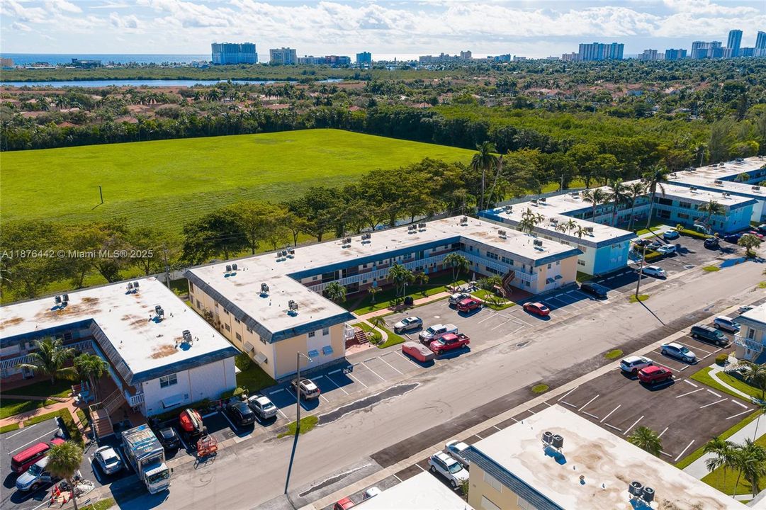 For Sale: $149,000 (1 beds, 1 baths, 580 Square Feet)