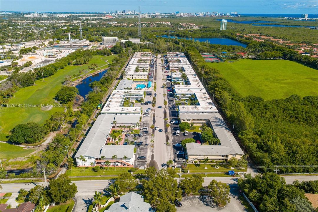 For Sale: $149,000 (1 beds, 1 baths, 580 Square Feet)