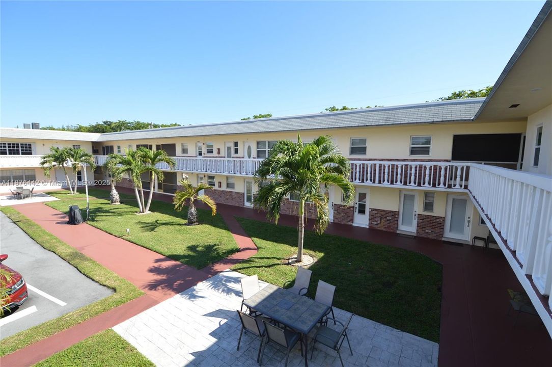 For Sale: $149,000 (1 beds, 1 baths, 580 Square Feet)