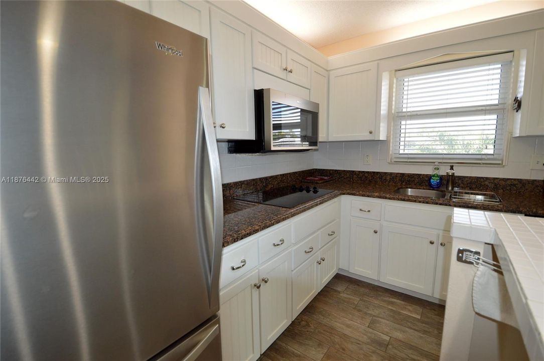 For Sale: $149,000 (1 beds, 1 baths, 580 Square Feet)