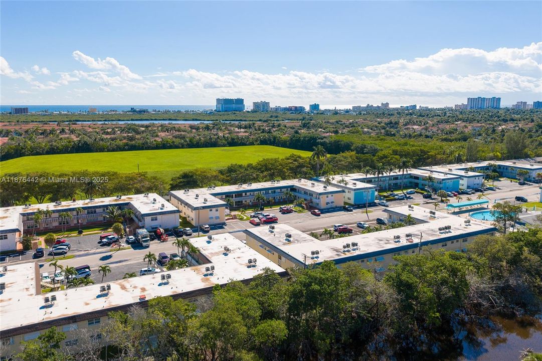 For Sale: $149,000 (1 beds, 1 baths, 580 Square Feet)