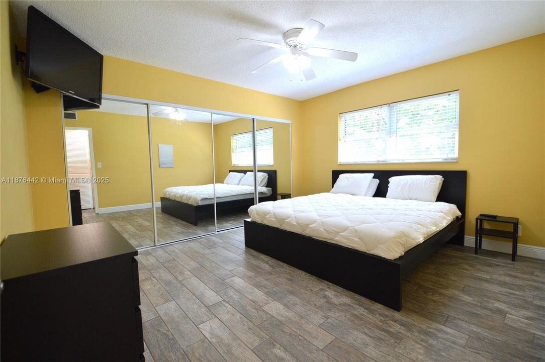 For Sale: $149,000 (1 beds, 1 baths, 580 Square Feet)