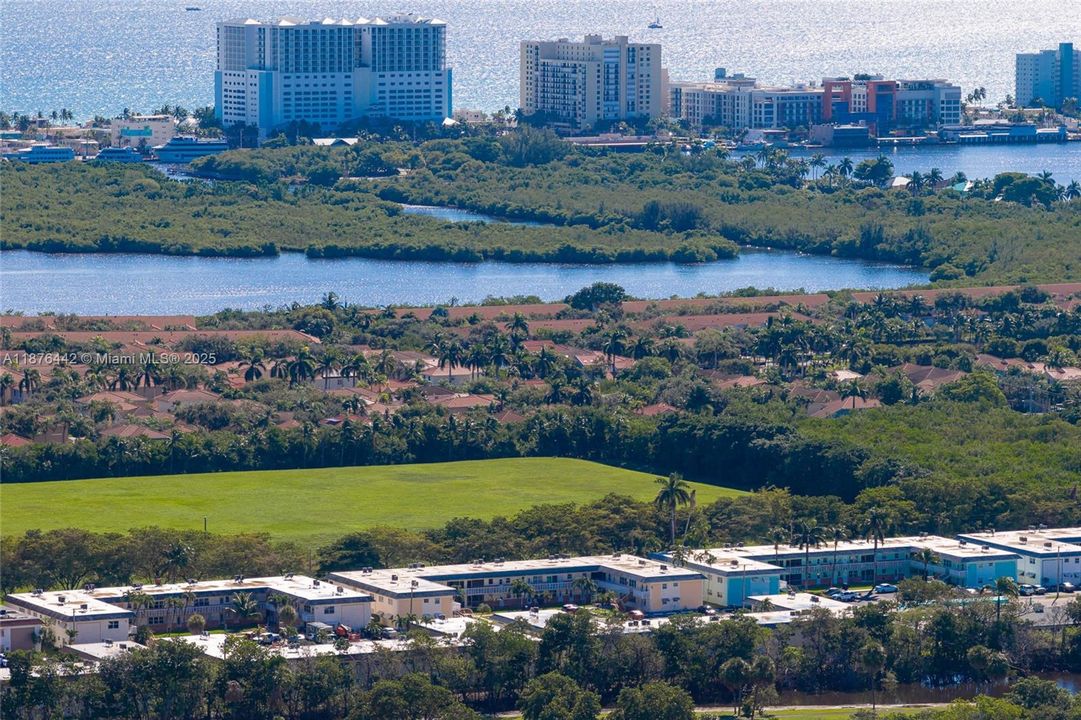 For Sale: $149,000 (1 beds, 1 baths, 580 Square Feet)