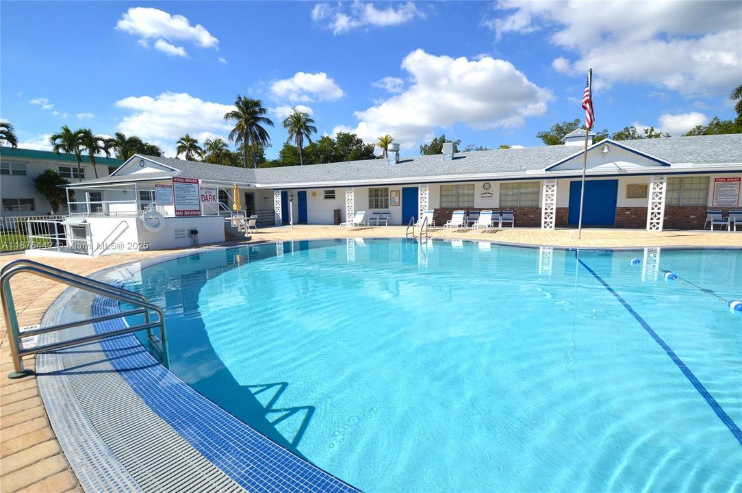 For Sale: $149,000 (1 beds, 1 baths, 580 Square Feet)