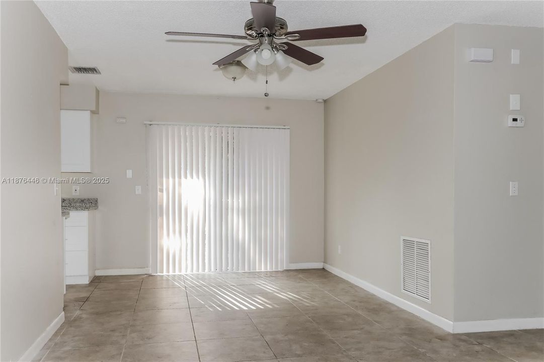 最近租的: $2,520 (3 贝兹, 2 浴室, 1000 平方英尺)