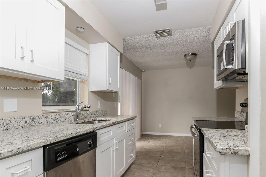 最近租的: $2,520 (3 贝兹, 2 浴室, 1000 平方英尺)