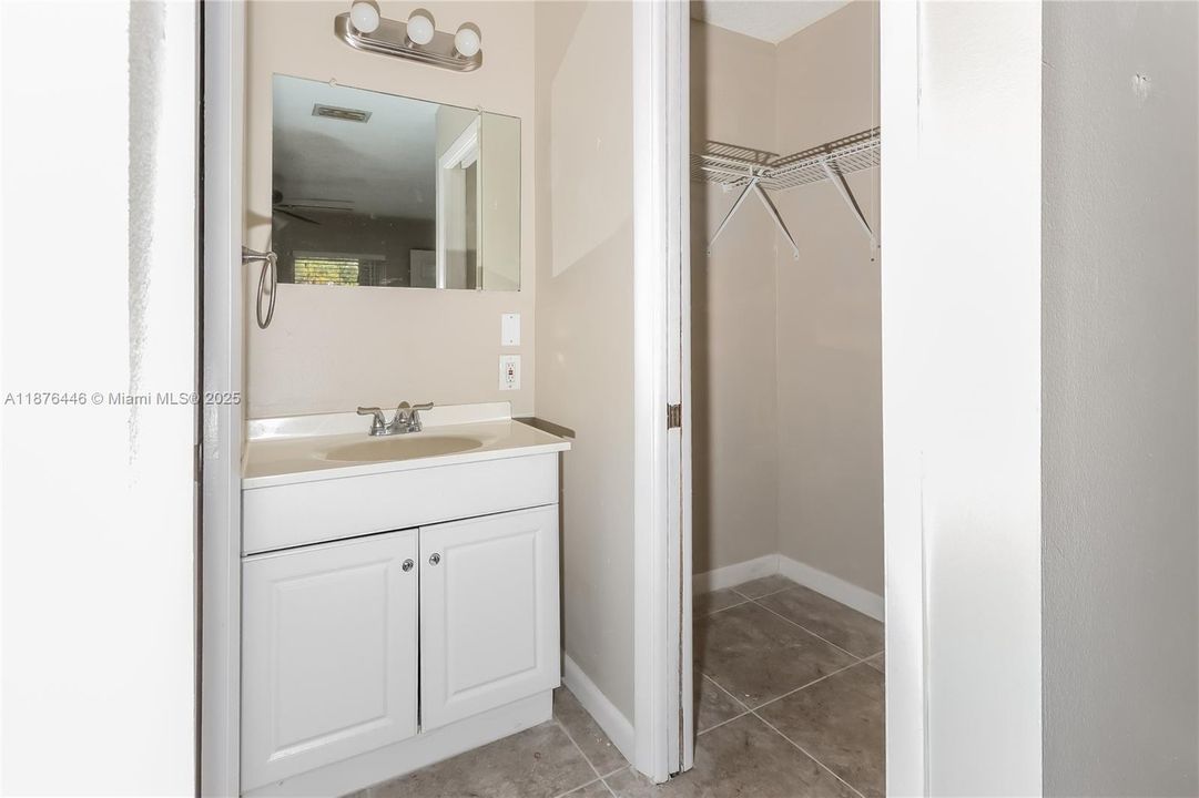 最近租的: $2,520 (3 贝兹, 2 浴室, 1000 平方英尺)