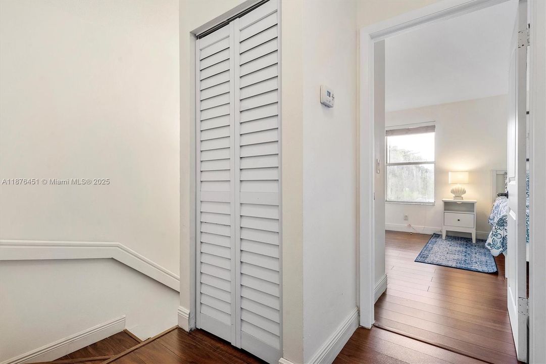 En Venta: $439,000 (2 camas, 2 baños, 1388 Pies cuadrados)