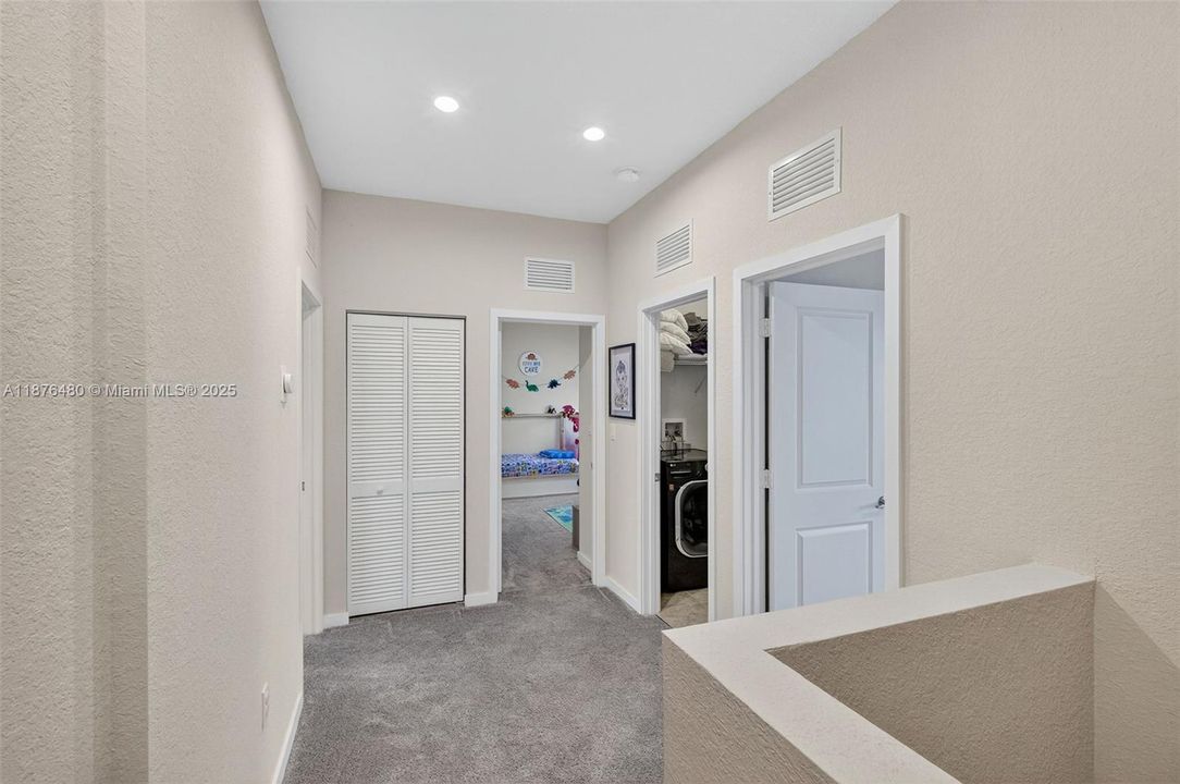 For Sale: $669,000 (4 beds, 3 baths, 2556 Square Feet)