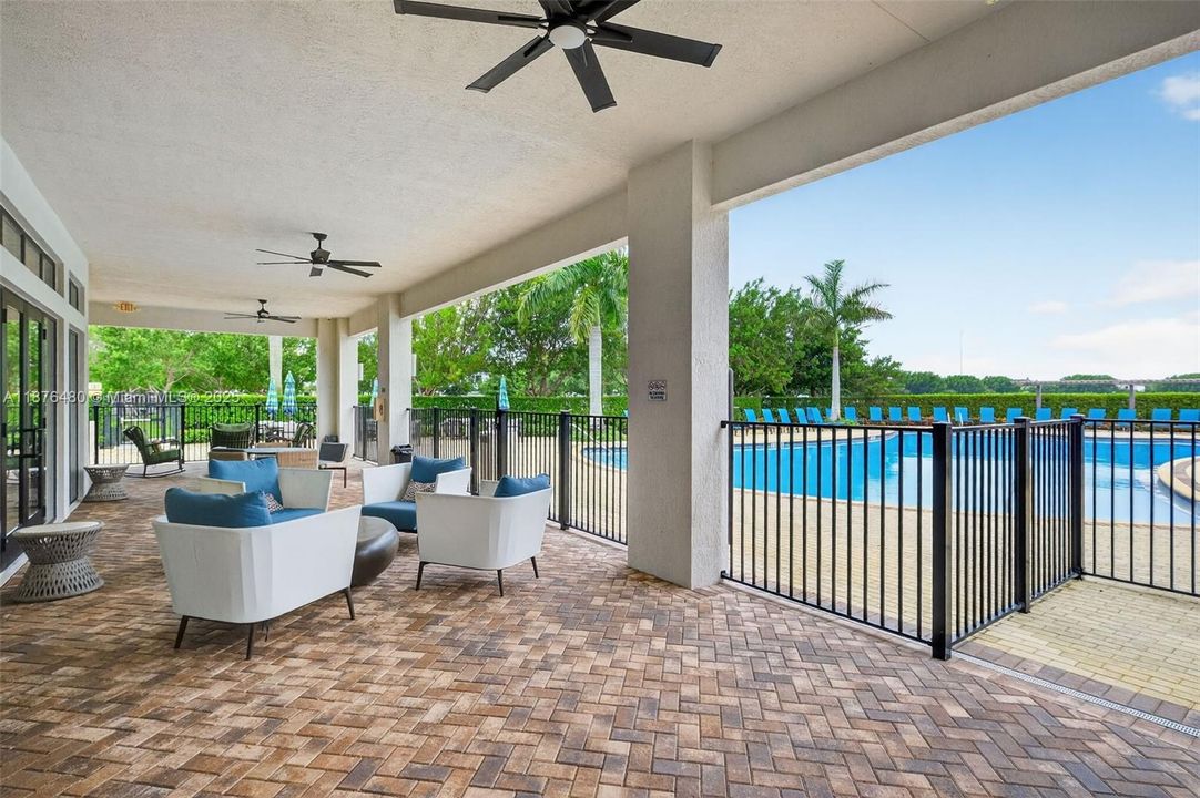 For Sale: $669,000 (4 beds, 3 baths, 2556 Square Feet)