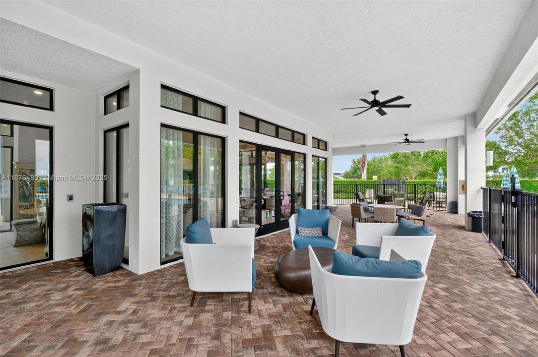 For Sale: $669,000 (4 beds, 3 baths, 2556 Square Feet)