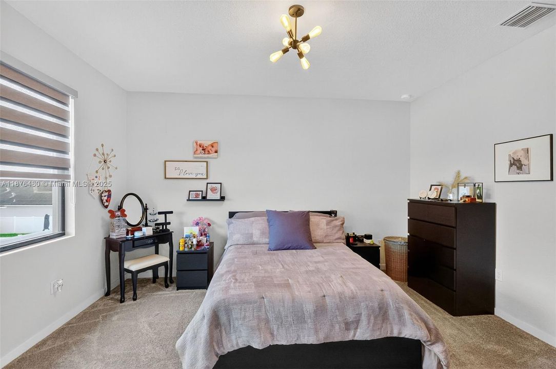 For Sale: $669,000 (4 beds, 3 baths, 2556 Square Feet)